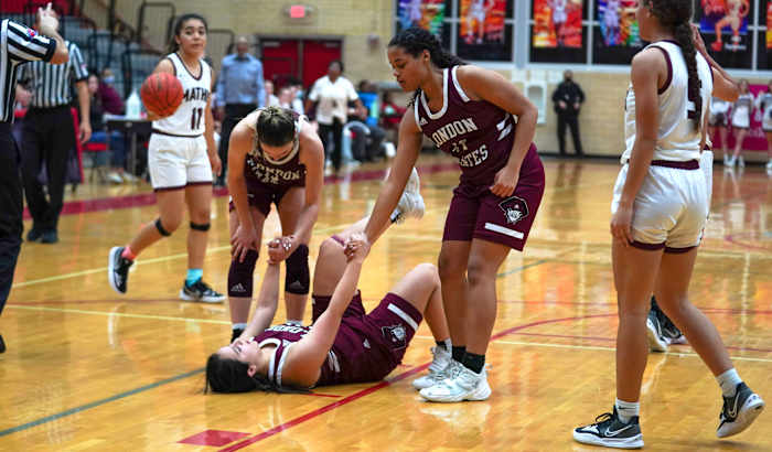 mathis london girls basketball playoffs00095